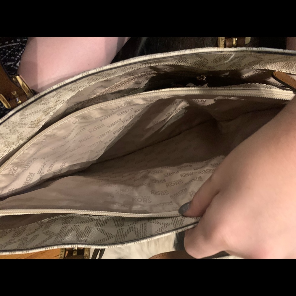 Micheal Kors shoulder bag - Picture 6 of 6